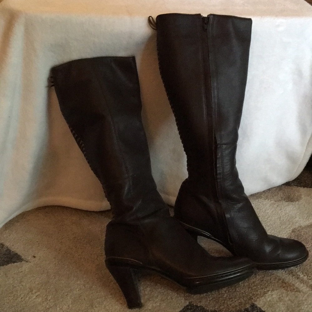 Sofft tall brown heel boots